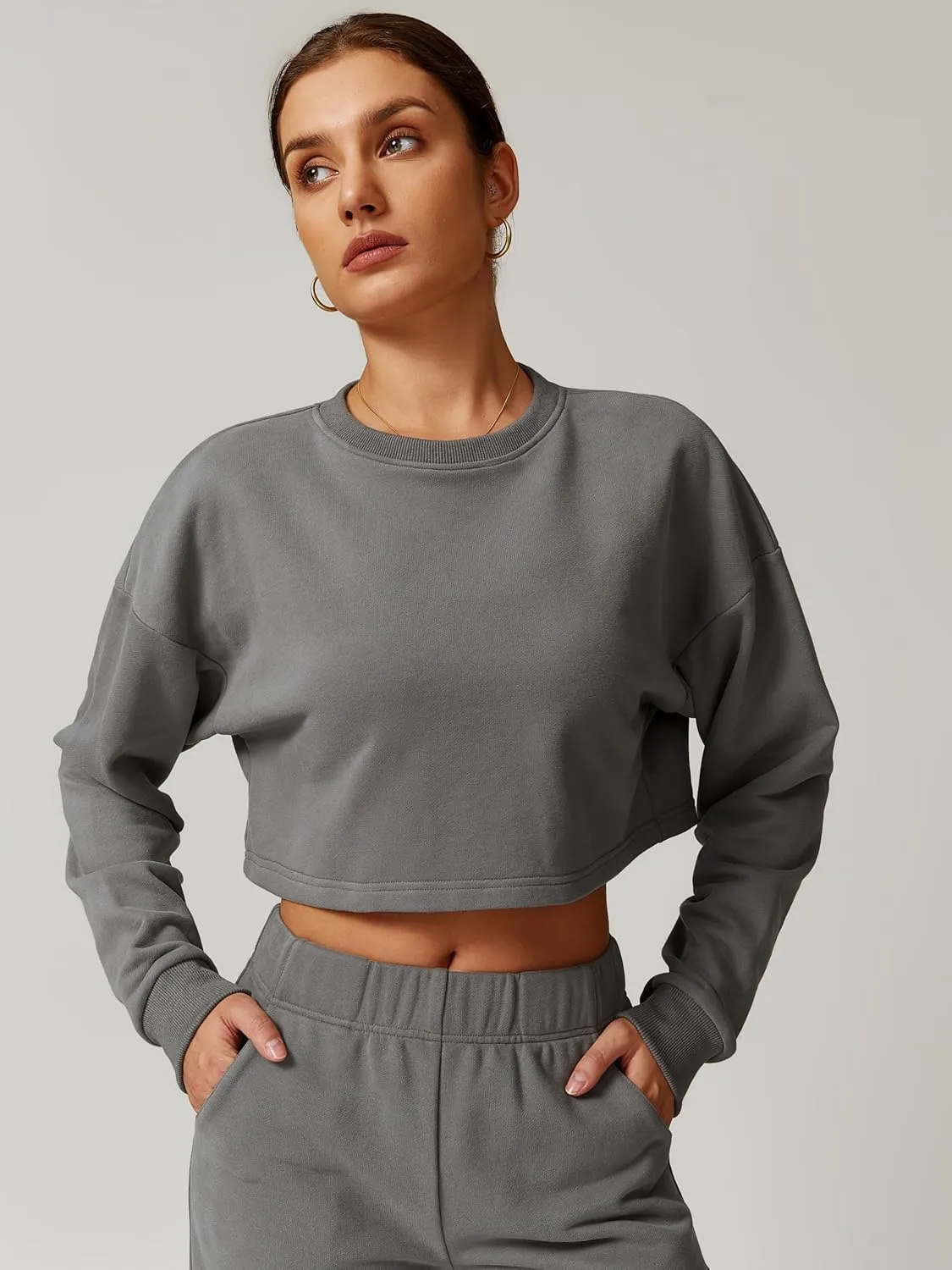 ABOCIW Womens 2 Piece Sweatsuits Set Long Sleeve Open Back Cropped Sweatshirt Wide Leg Sweatpants Fall Outfits Tracksuit