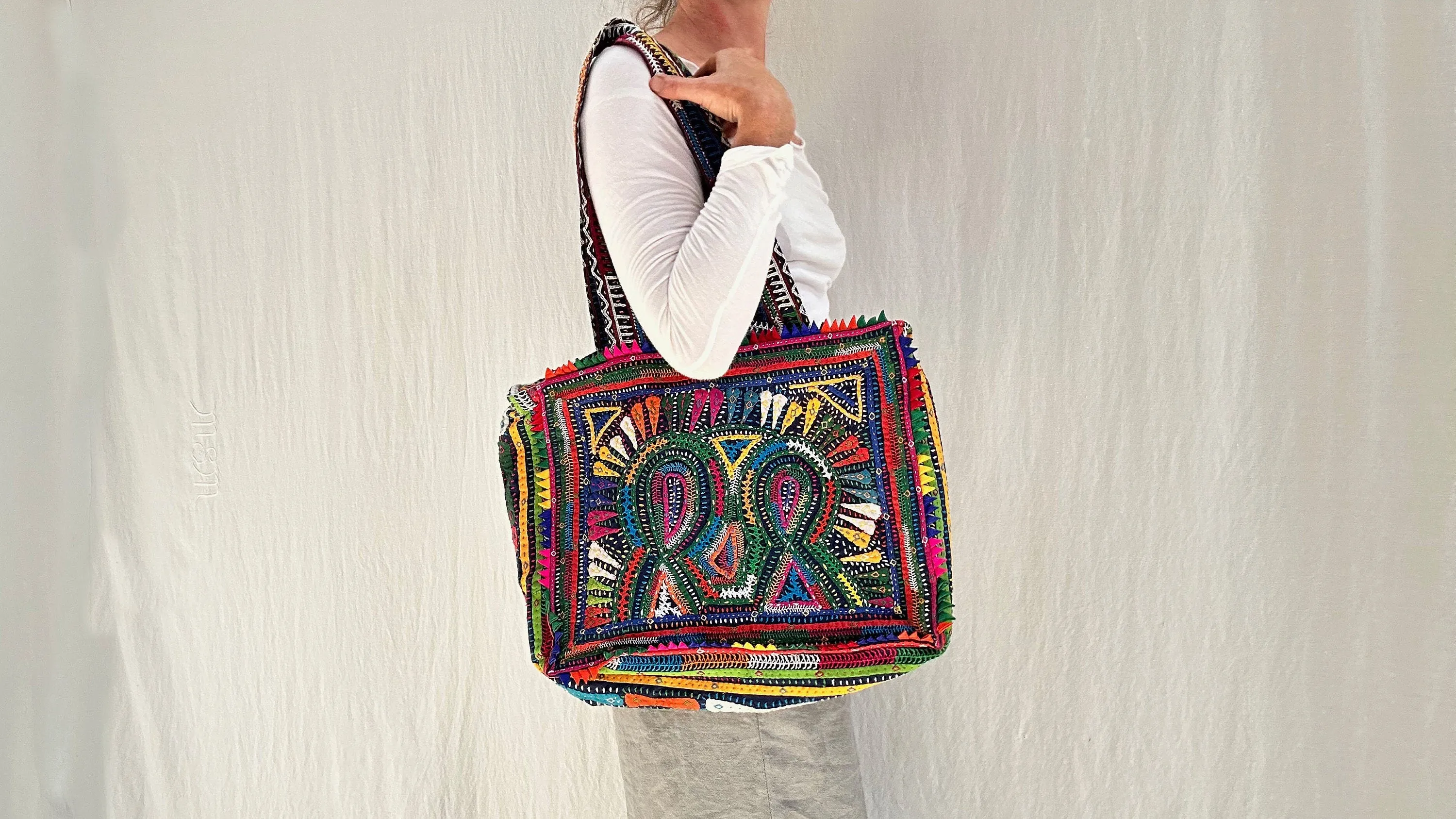 Rabari Hand-Embroidered Shoulder Bag. Applique.0544