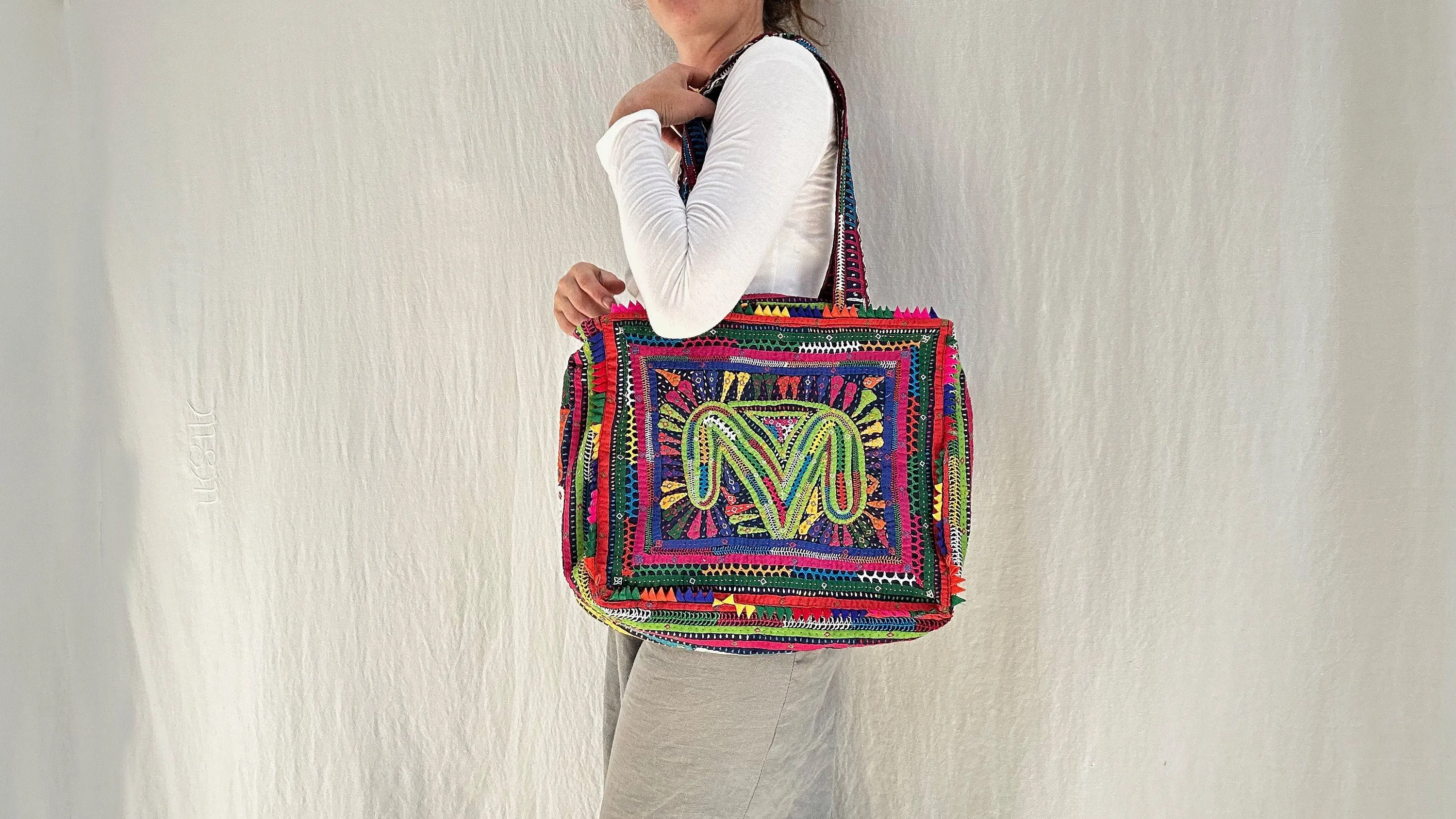 Rabari Hand-Embroidered Shoulder Bag. Applique.0544