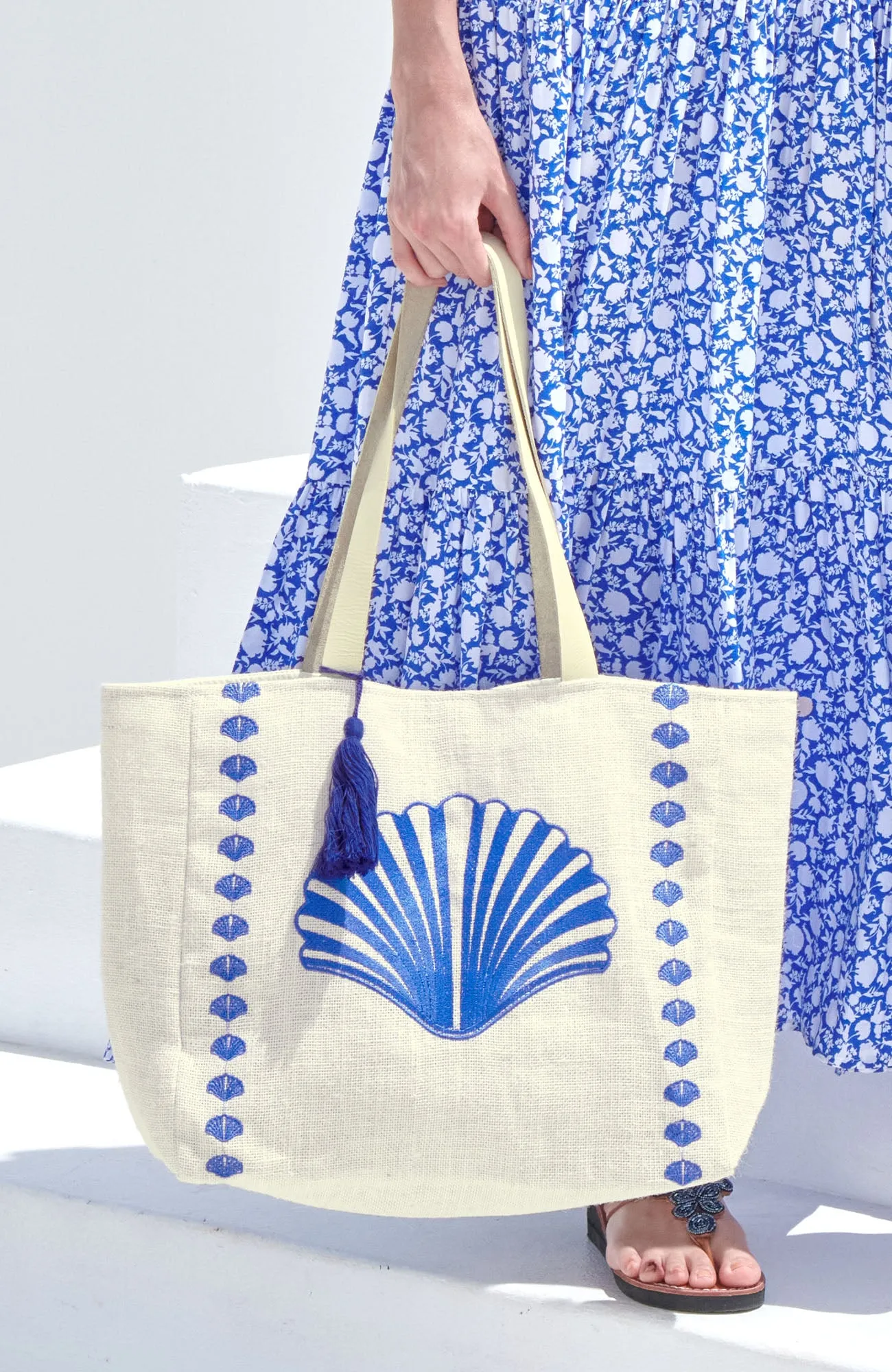 Shell Embroidered Jute Bag | Blue